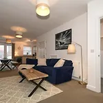 Rest - Sleeps 5 Great Location 度假居 *