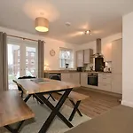 度假居 Rest - Sleeps 5 Great Location 法利